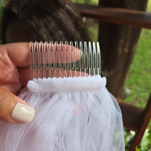 White Trailing Extra-long Tulle Veil - Picture 4 of 11